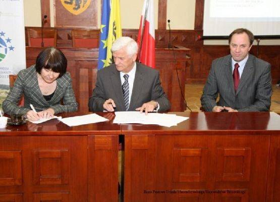 Grafika 2: Podpisanie umowy UM w Gdańsku