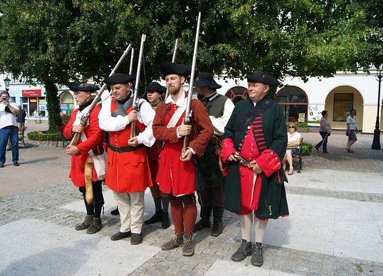 Grafika 1: Piknik historyczny - Wejherowo 2013