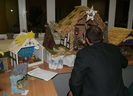 Grafika 24: Kaszubska szopka bozonarodzeniowa