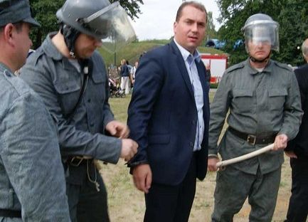 Grafika 35: Piknik historyczny 2014