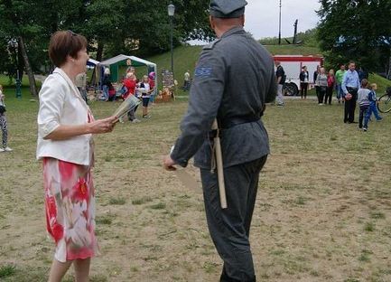 Grafika 111: Piknik historyczny 2014