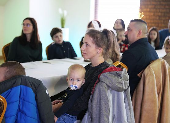 Grafika 5: Fotorelacja z gali wręczenia nagród laureatom konkursu plastycznego