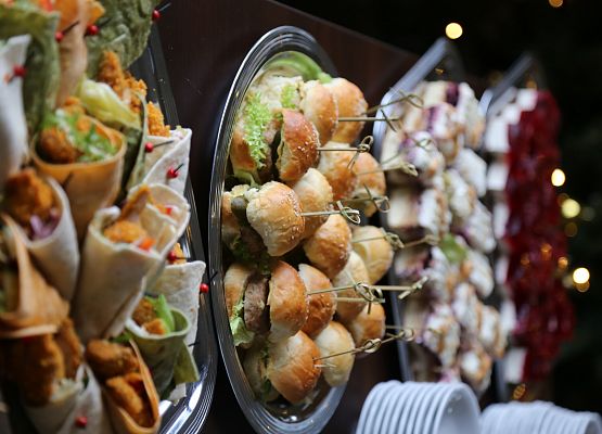 Grafika 12: Fotorelacja z gali wręczenia nagród laureatom konkursu plastycznego