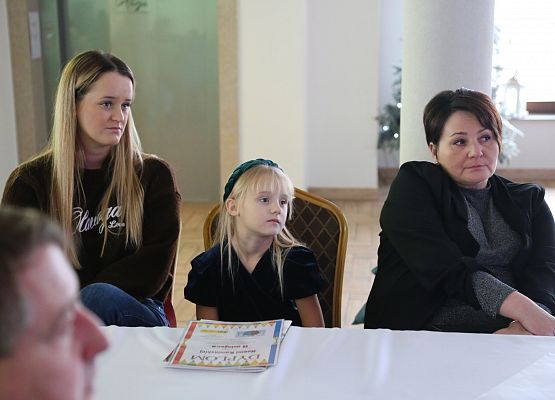 Grafika 42: Fotorelacja z gali wręczenia nagród laureatom konkursu plastycznego