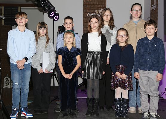 Grafika 43: Fotorelacja z gali wręczenia nagród laureatom konkursu plastycznego