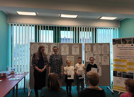 Grafika 4: Uroczyste wręczenie nagród w konkursie literackim „Piórem po Kaszubach”