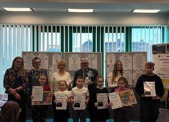 Grafika 10: Uroczyste wręczenie nagród w konkursie literackim „Piórem po Kaszubach”